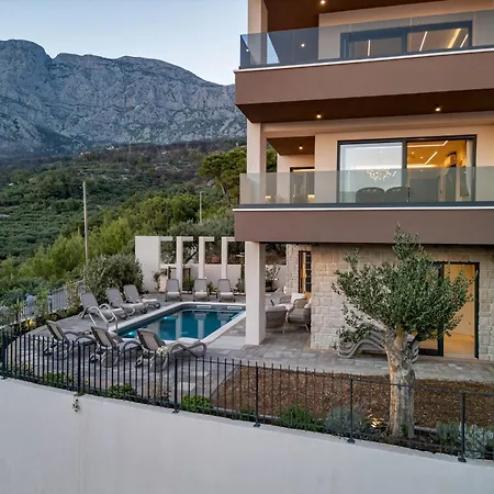 Velmare Luxury アパート