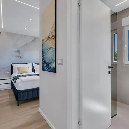 Velmare Luxury